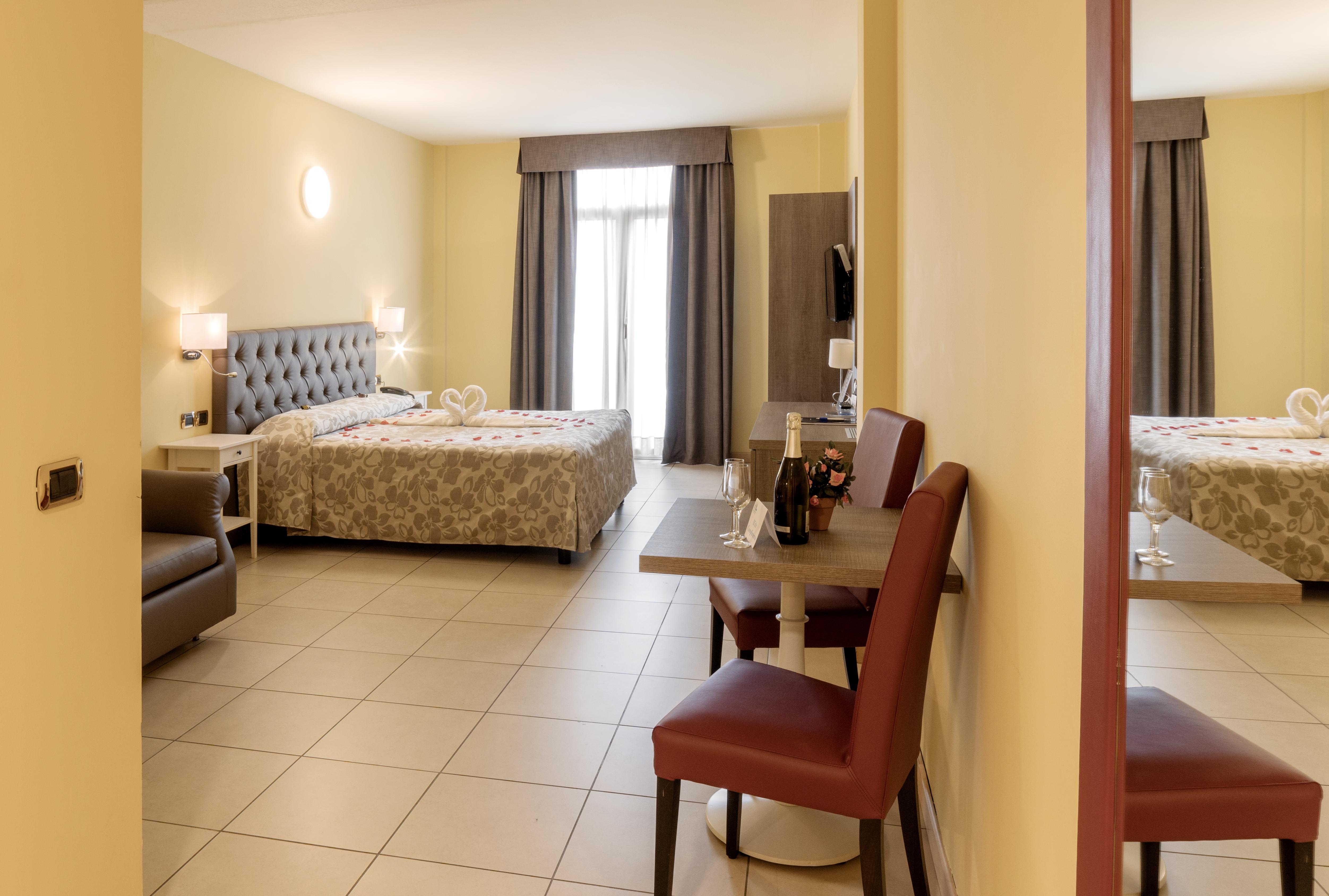 Hotel Lovere Resort & Spa Esterno foto