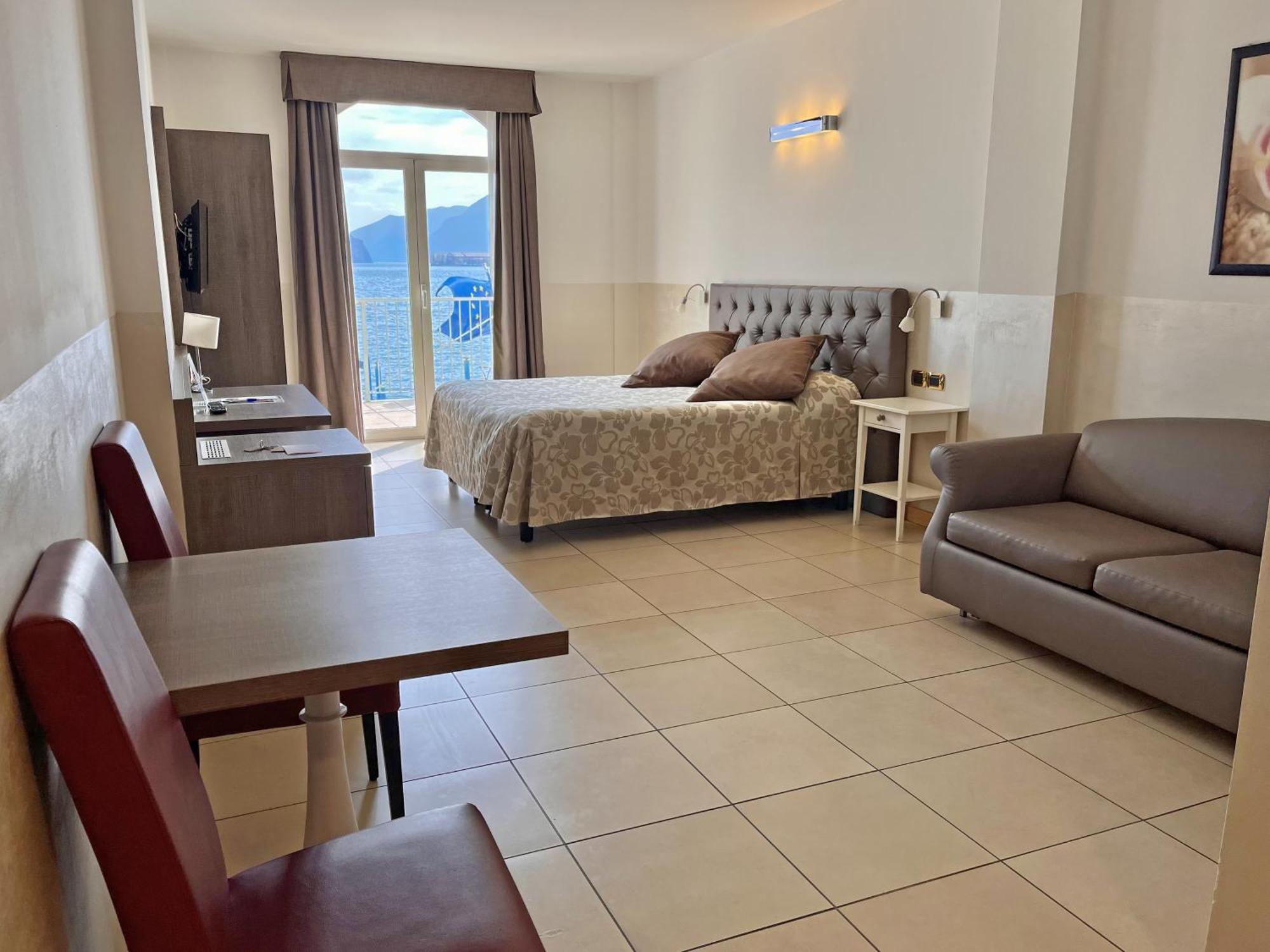 Hotel Lovere Resort & Spa Esterno foto