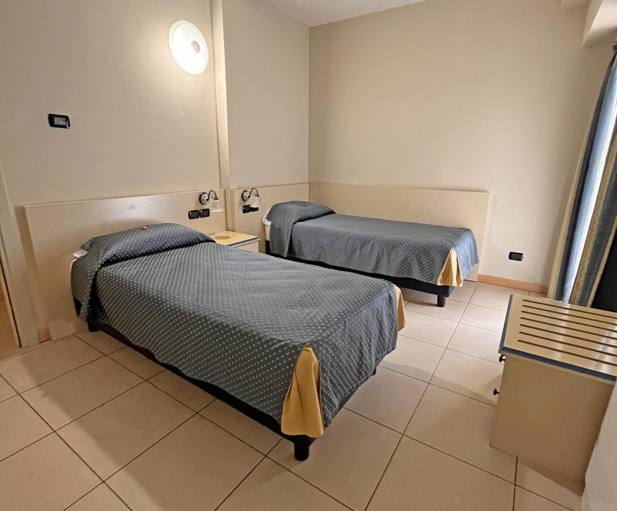 Hotel Lovere Resort & Spa Esterno foto