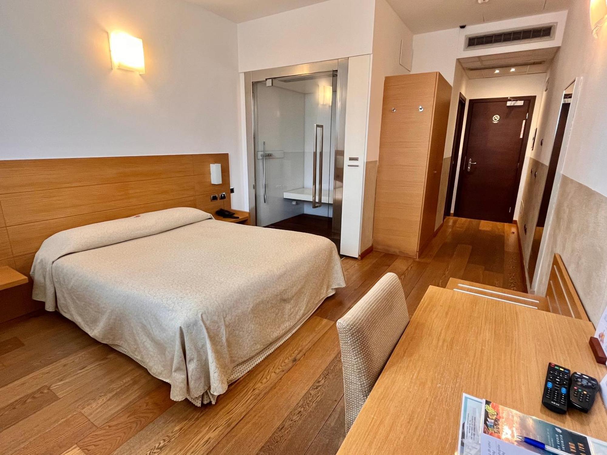 Hotel Lovere Resort & Spa Esterno foto