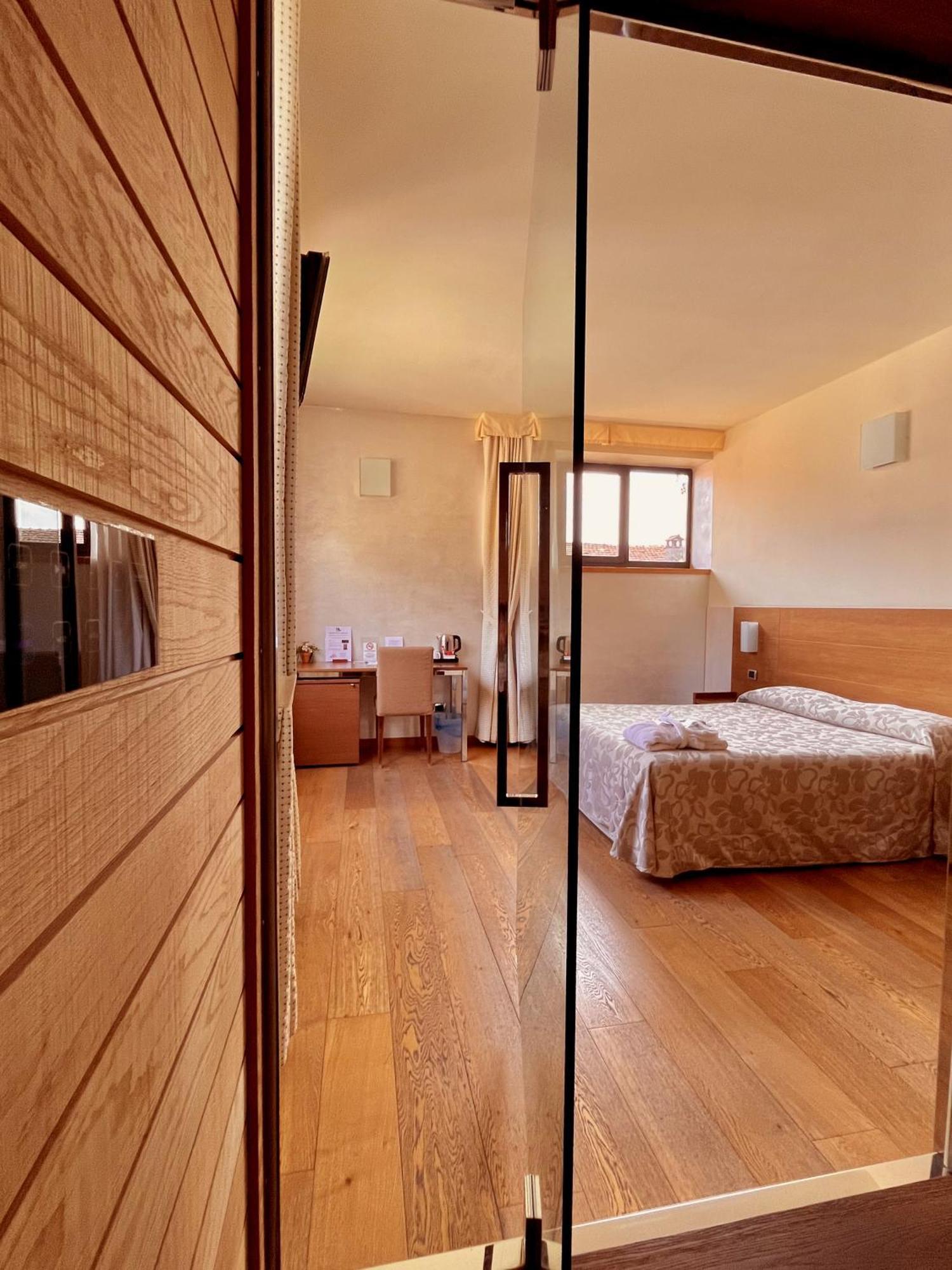 Hotel Lovere Resort & Spa Esterno foto