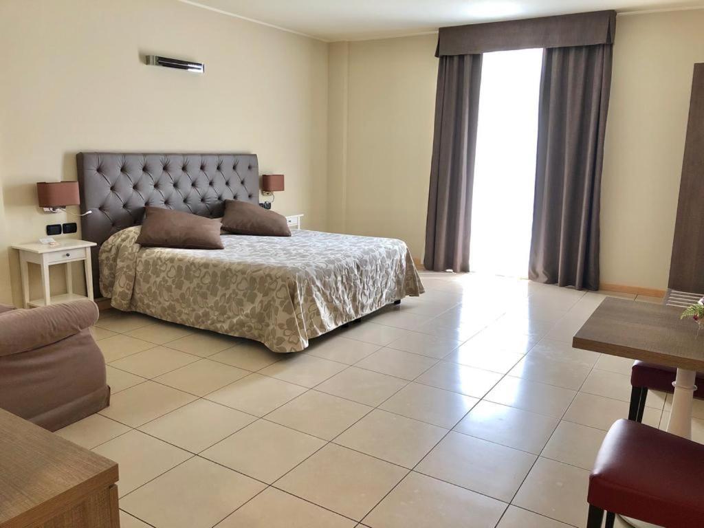 Hotel Lovere Resort & Spa Esterno foto