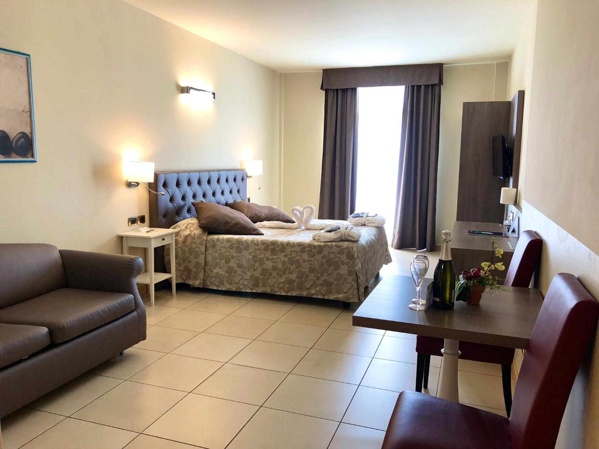Hotel Lovere Resort & Spa Esterno foto